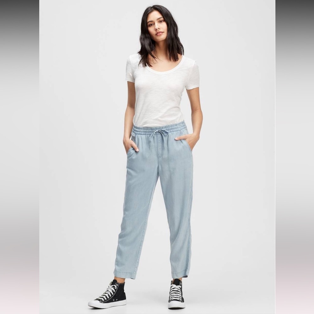 GAP TENCEL™ Lyocell Easy Pants Size M Light Indigo Blue